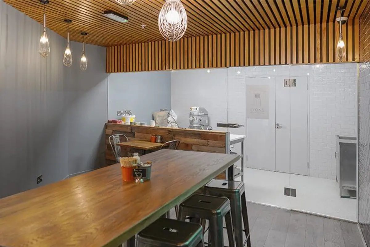 Lyon's Cafe & Bakeshop, Sligo